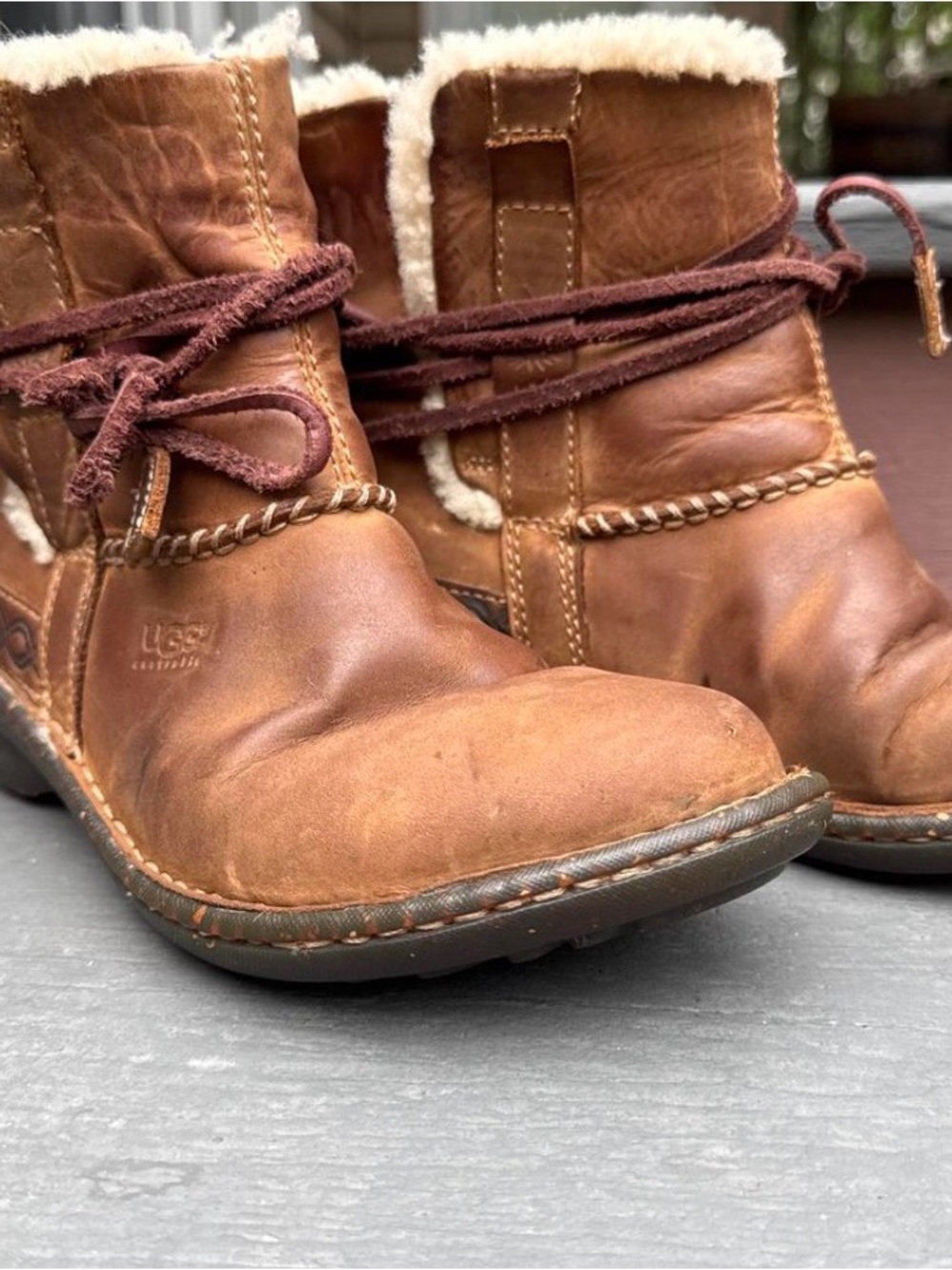 UGG Australia Caspia 1932 brown leather ankle boots